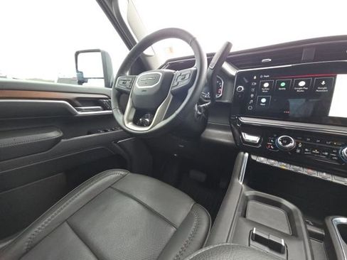 Used 2025 GMC Sierra 2500 Denali w/ Technology Package image 30