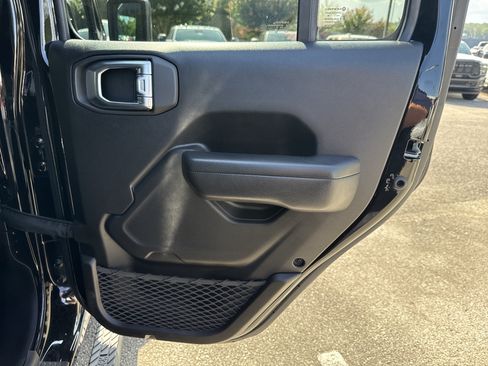 Used 2024 Jeep Wrangler Unlimited Sport AWD/4WD image 16