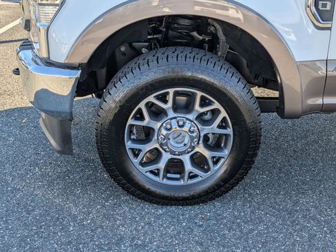 Certified 2020 Ford F350 Lariat w/ Lariat Ultimate Package image 9