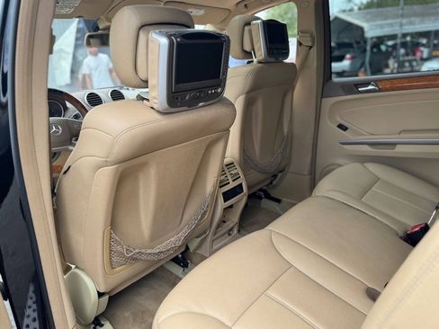 Used 2009 Mercedes-Benz GL 450 4MATIC w/ Premium 1 Pkg image 17