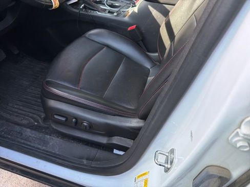 Used 2022 Chevrolet Equinox RS w/ RS Leather Package image 7