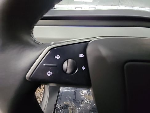 Used 2024 Tesla Cybertruck AWD Crew Cab image 31