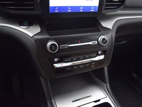 Certified 2020 Ford Explorer XLT w/ Class III Trailer Tow Package image 14