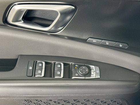 New 2026 Kia Carnival SX w/ SX Dark Edition Package FWD image 24