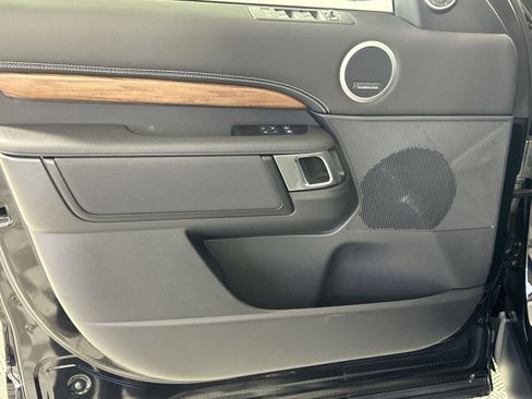 Certified 2025 Land Rover Discovery Dynamic SE image 23