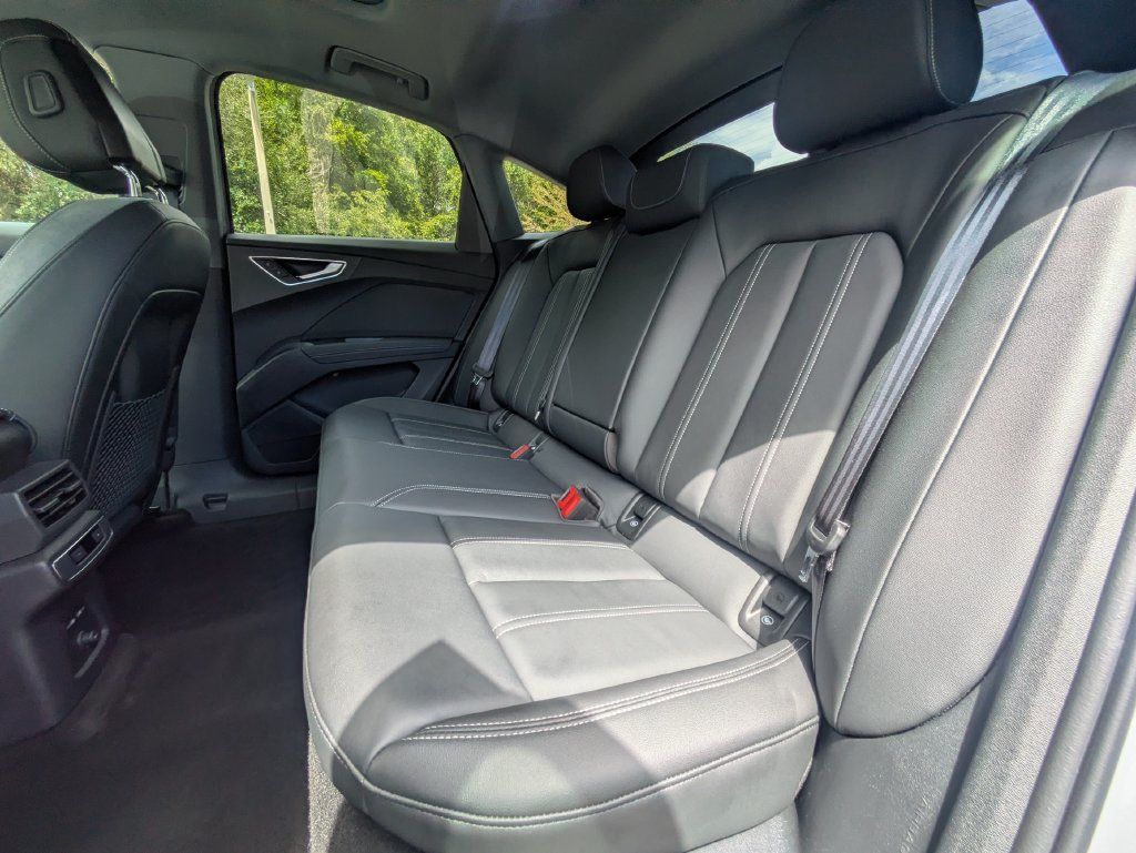 Used 2025 Audi Q4 e-tron Premium AWD/4WD image 23