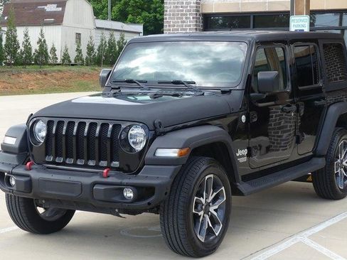 Used 2018 Jeep Wrangler Unlimited Sport AWD/4WD image 1