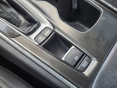 Used 2018 Honda Accord Sport image 30