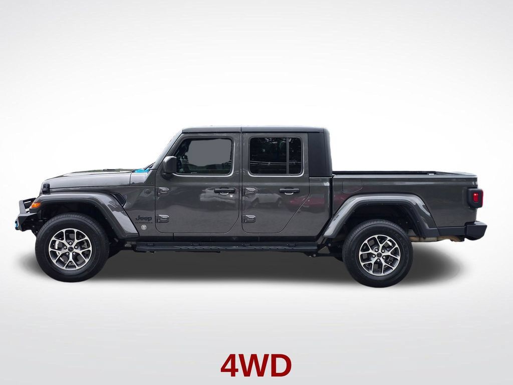 Used 2024 Jeep Gladiator Sport AWD/4WD image 15