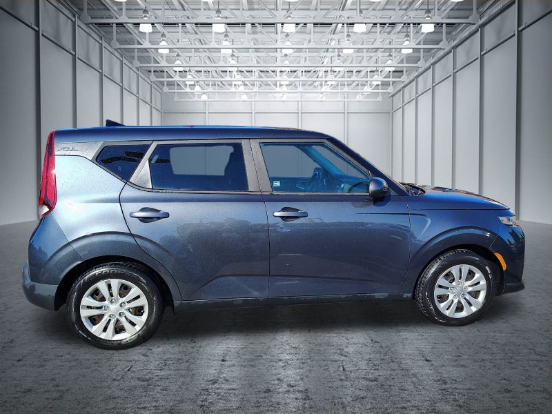 Used 2021 Kia Soul LX FWD image 4