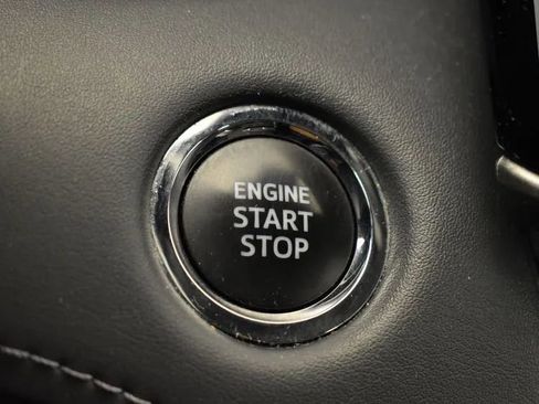 Used 2023 Toyota Highlander LE FWD image 28