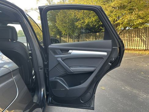 Certified 2025 Audi Q5 2.0T Premium Plus w/ Premium Plus Package image 27