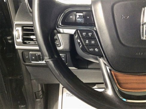 Used 2023 Lincoln Navigator Reserve image 21
