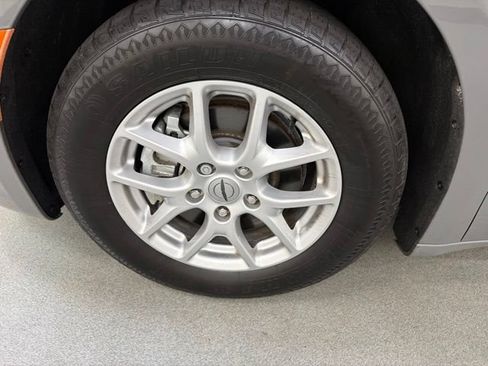 Used 2022 Chrysler Pacifica Touring-L FWD image 28