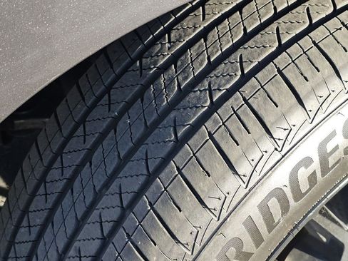 Used 2025 Toyota Sienna Limited image 34