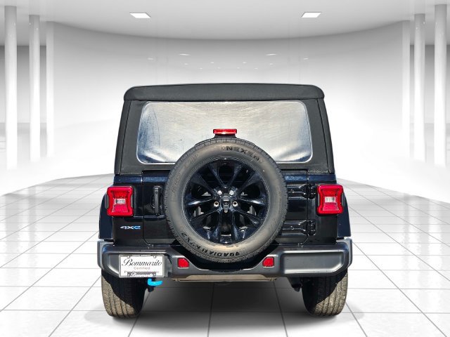 Used 2024 Jeep Wrangler Unlimited Sahara AWD/4WD image 4
