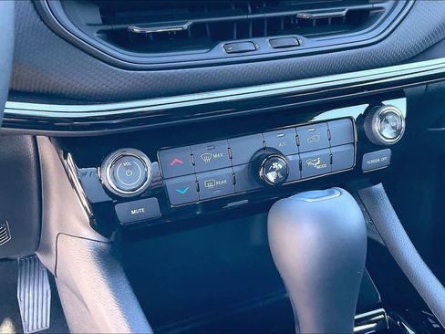 New 2026 Jeep Compass Latitude AWD/4WD image 17