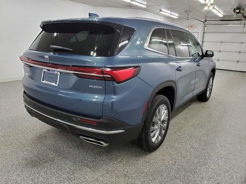 Used 2025 Buick Enclave Preferred image 4