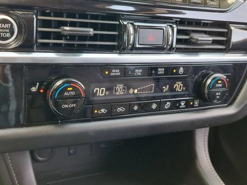 Used 2023 Nissan Pathfinder SL FWD image 38