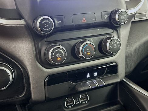 Used 2022 RAM 1500 Big Horn AWD/4WD image 23