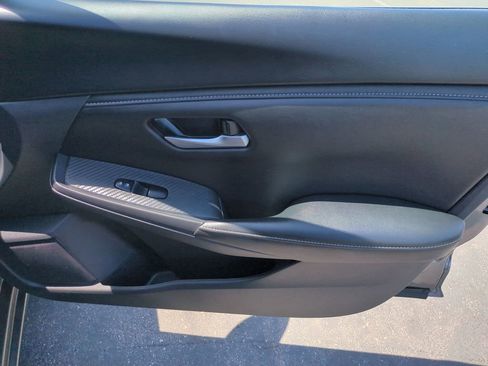 Used 2025 Nissan Sentra SV FWD image 30