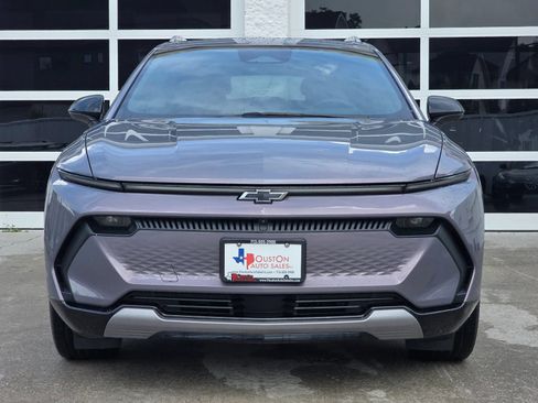 Used 2025 Chevrolet Equinox EV LT w/ LPO, Blackout Package FWD image 10