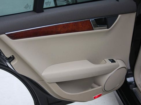 Used 2011 Mercedes-Benz C 300 4MATIC Sedan image 37