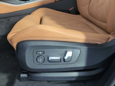 Used 2026 BMW X5 sDrive40i w/ Premium Package image 11