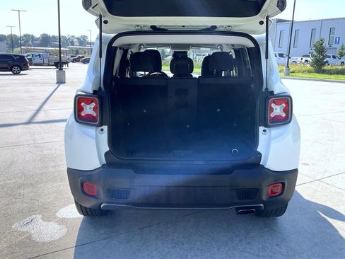 Used 2020 Jeep Renegade Limited AWD/4WD image 9