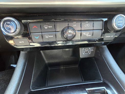 Used 2024 Jeep Compass Latitude AWD/4WD image 26