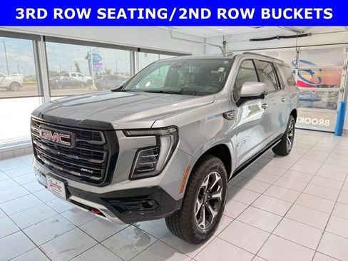 Used 2025 GMC Yukon XL AT4 Ultimate image 4