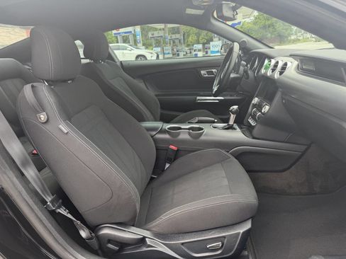 Used 2018 Ford Mustang Coupe w/ Equipment Group 101A RWD image 6
