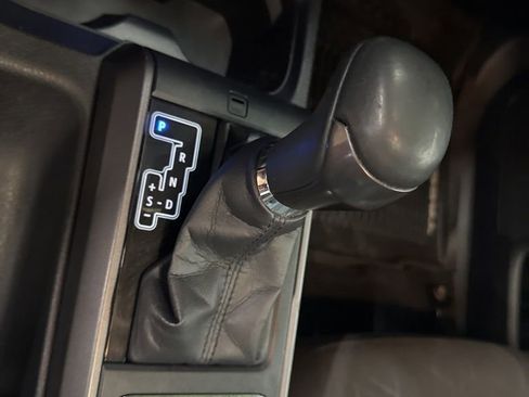 Used 2016 Toyota Tacoma TRD Off-Road image 24