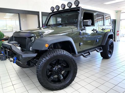 Used 2015 Jeep Wrangler Unlimited Sport w/ Quick Order Package 24S AWD/4WD image 2