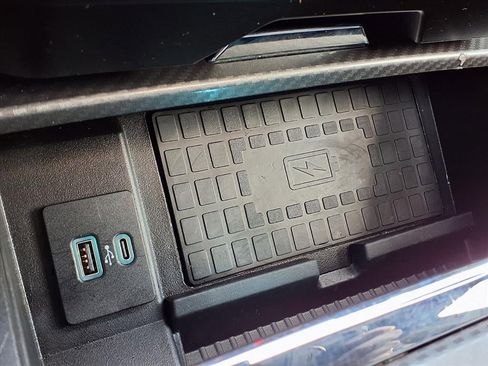 Used 2021 Ford Expedition Limited image 23