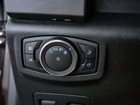 Used 2018 Ford F150 XLT w/ Equipment Group 302A Luxury AWD/4WD image 28