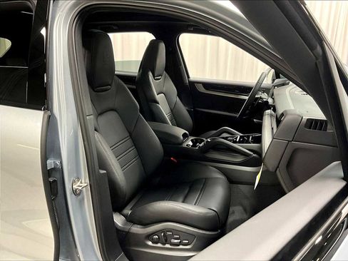 New 2026 Porsche Cayenne AWD/4WD image 29