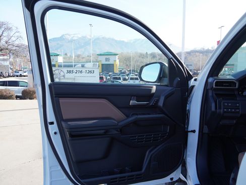 New 2026 Toyota 4Runner Limited image 18