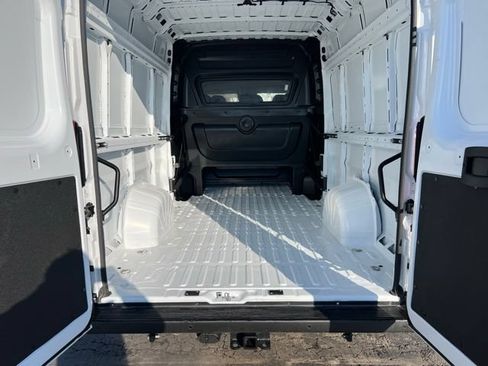 Used 2025 RAM ProMaster 3500 w/ Crew Van Package FWD image 16