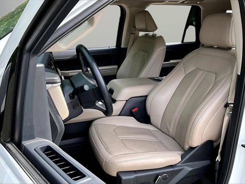 Used 2024 Ford Expedition Limited AWD/4WD image 22