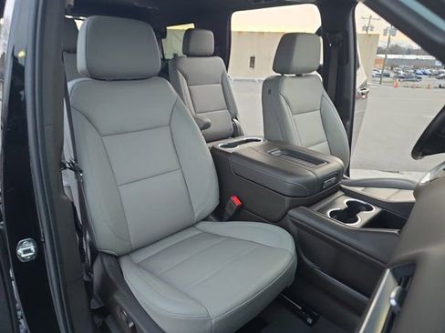 Used 2022 Chevrolet Tahoe Z71 w/ Off-Road Capability Package image 10