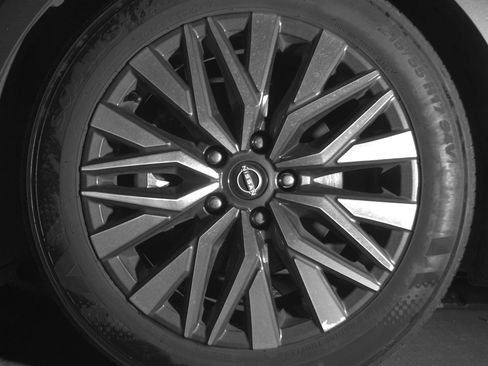 Used 2025 Nissan Altima 2.5 SV image 12