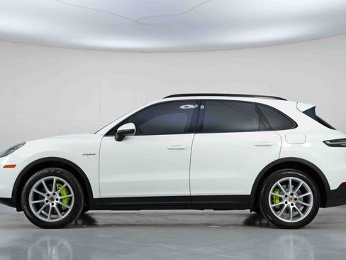 Used 2019 Porsche Cayenne E-Hybrid image 9