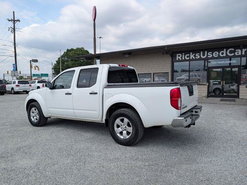 Used 2013 Nissan Frontier SV w/ SV Value Truck Pkg RWD image 9