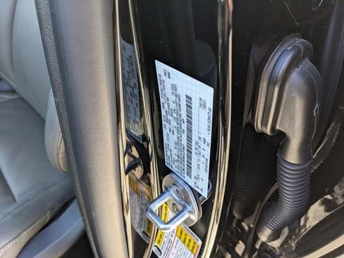 Used 2025 Lincoln Corsair Reserve image 36