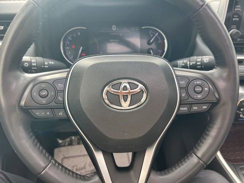 Used 2020 Toyota RAV4 Limited image 14