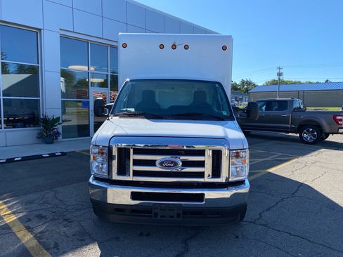Used 2023 Ford E-350 and Econoline 350 Super Duty w/ Power Windows & Locks Group RWD image 8