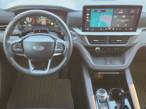 Used 2025 Ford Explorer Platinum w/ Ultimate Package image 31