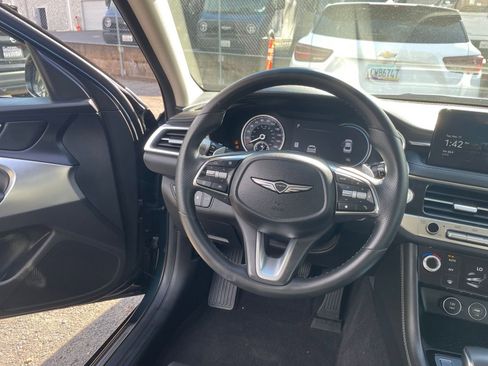 Used 2025 Genesis G70 2.5T image 34