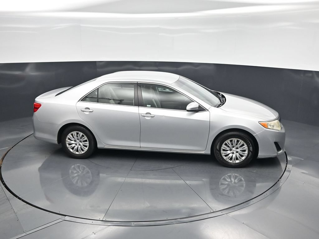 Used 2014 Toyota Camry LE FWD image 47